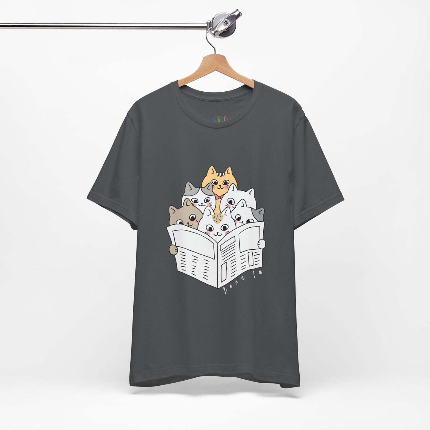 Gray t-shirt with cartoon cats squeezed in to read the newspaper and text 'Lean In'